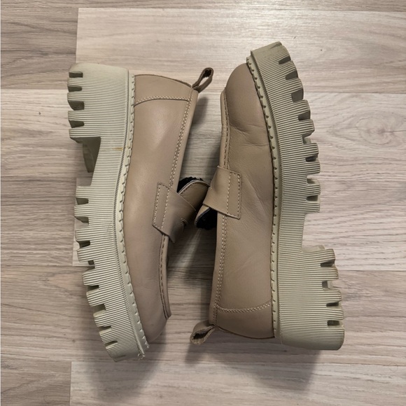 Nila & Nila warm chunky loafers. - Picture 3 of 4